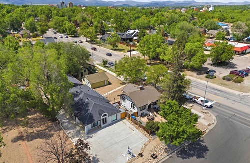 Fort Collins House | Homey Retreat Hot Tub Walk to Old Town Dogs