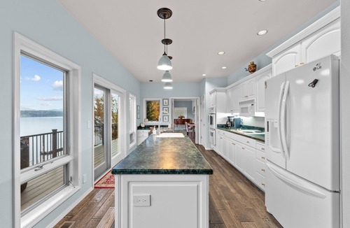 Hayden View Estates House | Honeysuckle Beach Retreat - Waterfront
