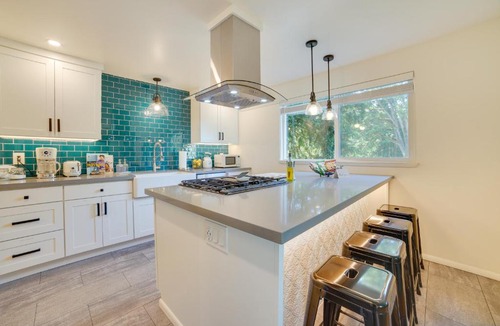 High Point House | Hot Tub, 5 Mi to Dtwn! Newly Updated Seattle Home
