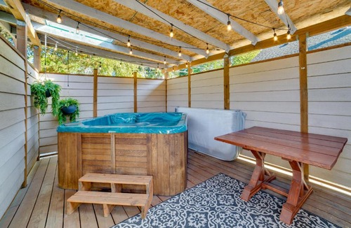 High Point House | Hot Tub, 5 Mi to Dtwn! Newly Updated Seattle Home