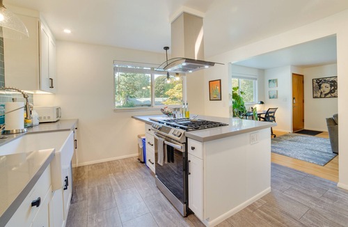 High Point House | Hot Tub, 5 Mi to Lumen Field! Newly Updated Home