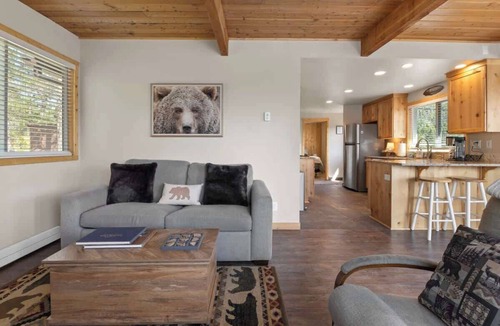 Coal Creek Cabin | Hot tub and seclusion at Stone Cliff Cabin!