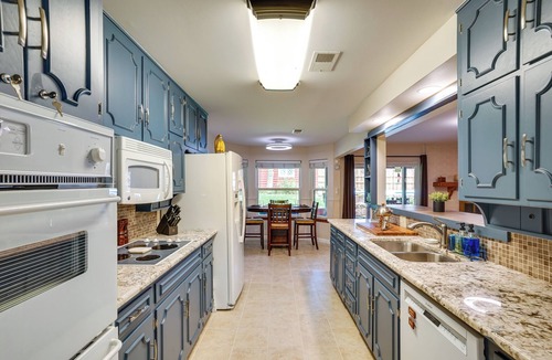 North Richland Hills House | Hot Tub & Game Room! Home 15 Mi to AT&T Stadium