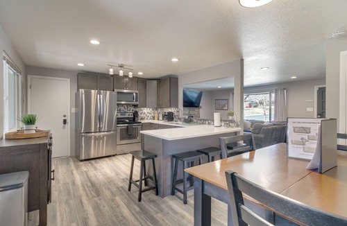 Lamar Heights Area House | Hot Tub, Pool Table, BBQ Patio, Yard Games