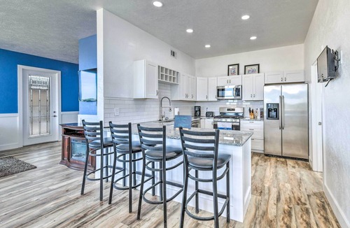 Lakeside City Cottage | Hot Tub & Sauna: Lakefront Wichita Falls Home!