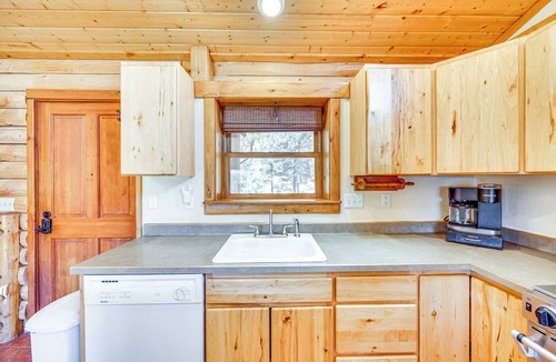 Woodland Park Cabin | Hot Tub & Views: Secluded Woodland Park Cabin