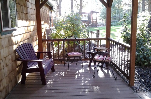 Pine Hollow Cabin | Hot tub, Wi Fi, Pets OK on the canal nice view of reservoir year round-