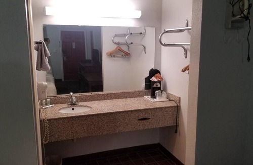 Stillwater Apartment | Hotel 2 Queen Beds Hotel Room 136 Wi-Fi