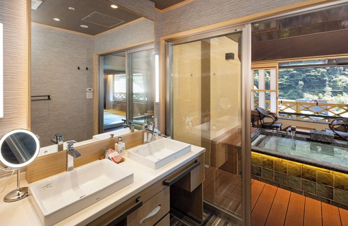 Hakone Hot Springs House | Hotel Okada
