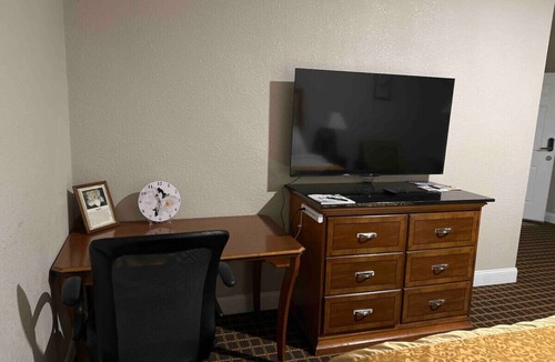 Laurel Hotel | Hotel Pinehurst- Magnolia Suite 102