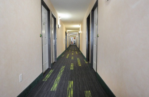 Yuma County Hotel | Hotel room with ONE KING BED