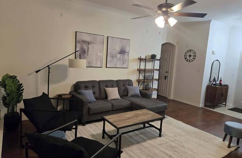 Burleson House | HotTub,GameRoom,20Min to Dickies Arena,Firepit
