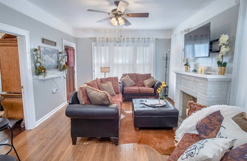 Denver Heights House | House ∙ 3 bedrooms ∙ 10 guests