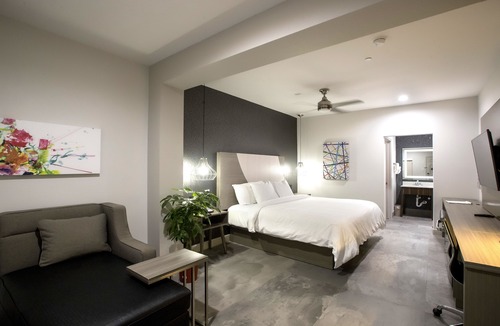 George Bush Park/Eldridge Hotel | House Hotel
