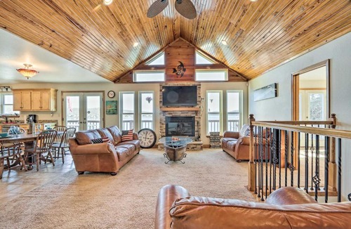 Climax Springs House | House w/Deck Overlooking Lake of the Ozarks!