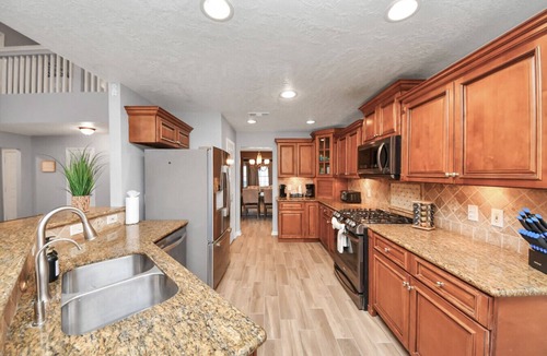 Houston House | Houston Retreat for Large Groups | Sleeps 22