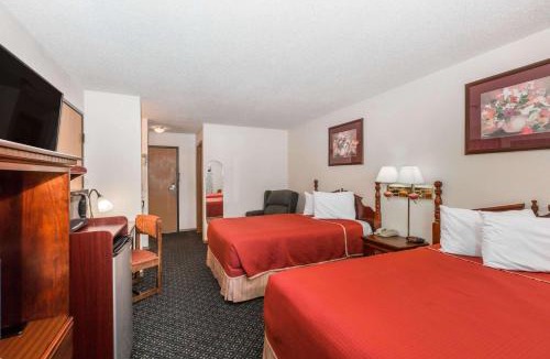 Wichita Hotel | Howard Johnson by Wyndham Wichita Airport