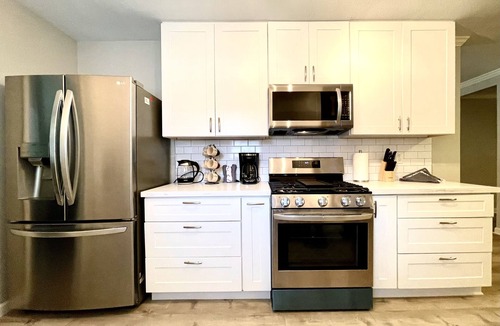Sugar Land Villa | HTX Gateway 4-Bedroom Resort Style Villa w Pool