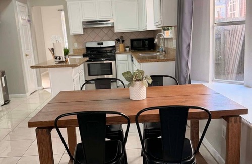 Clodine House | Huge 5BR Houston House Comfortable Stay for Large Groups