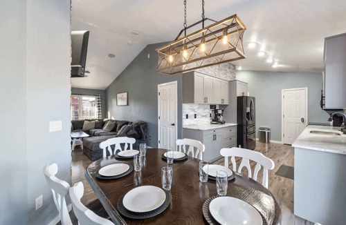 Ankeny House | Huge Home, Gym, Game Room, Spa, BBQ, Near I-35