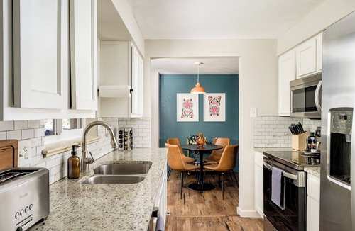 Alta Vista Area House | ~Huge Hot Tub~Theater/Game Room~Family Friendly~Private Backyard Oasis~Fire Pit~
