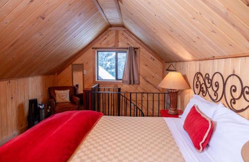 Durango - Purgatory Cabin | Hummingbird Cabin at O-Bar-O