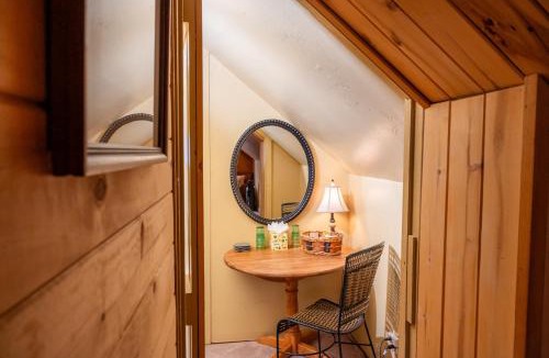 Durango - Purgatory Cabin | Hummingbird Cabin at O-Bar-O