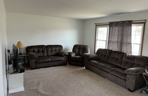 Mercer County House | Hunting Stay close to Iowa public Hunting