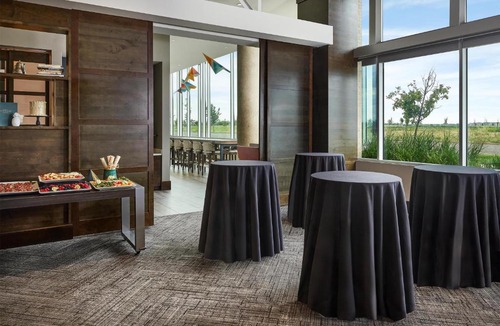 Dupont Hotel | Hyatt Place Pena Station/Denver Airport