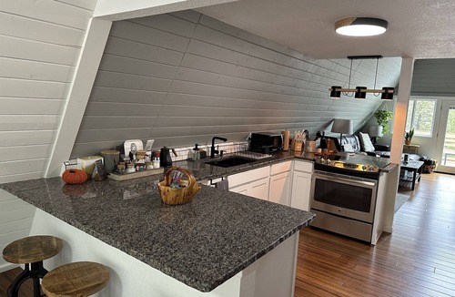 Grant Cabin | Hygge Chalet w Private Trail, Sauna and EV Charger