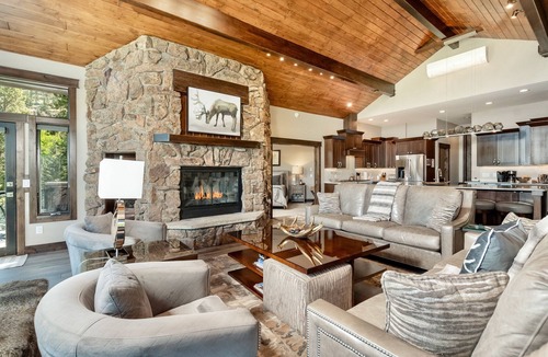 Windcliff Estates House | Hyler Mountain Lodge Vacation Home at Windcliff