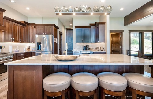 Windcliff Estates House | Hyler Mountain Lodge Vacation Home at Windcliff