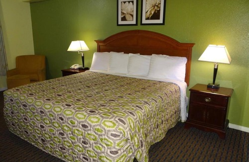 North Shore Hotel | Ideal for Visitors Seeking Convenient and Quick Entry to Downtown Houston’s Main