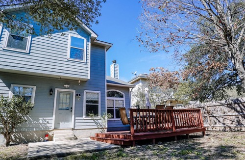 Stone Oak House | Ideally Located, Stone Oak Extended Family Stay