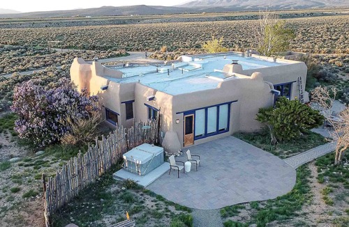 Taos House | Idyllic Adobe, Mountain Views, Hot Tub & Fire Pit