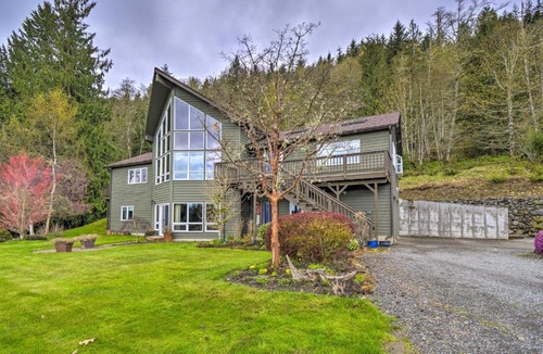 Port Angeles House | Idyllic Retreat ~ 20 Mi to Olympic National Park!