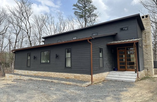 Athens Cabin | In the heart of the Solar Eclipse, Brand New 2024, Riverside Privacy in Nature.