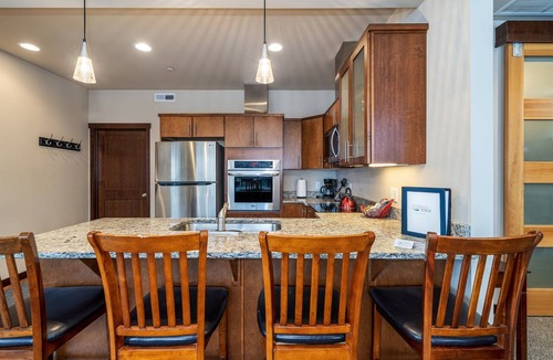Wapato Point Condo | Incredible Views of Lake Chelan-Pool, Outdoor Spas