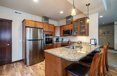 Wapato Point Condo | Incredible Views of Lake Chelan-Pool, Outdoor Spas