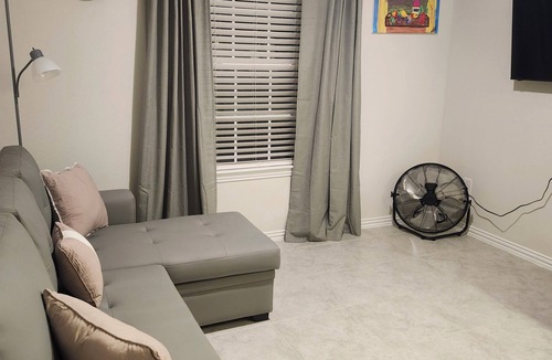 Waller Apartment | Independent and private room in a family house