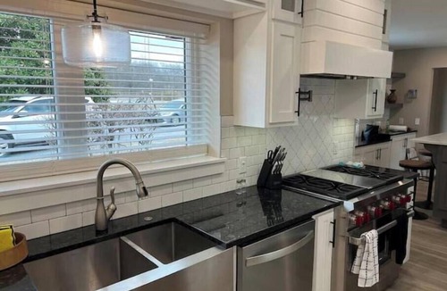 Wagoner Cabin | Indian Lodge - Gorgeous, Renovated 2-Bedroom Home