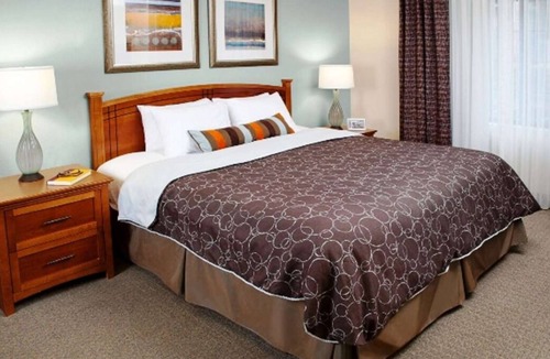 Acres Green House | Indulge in Home Like Comfort! Near Heritage Hills Shopping Center, w/ Pool!