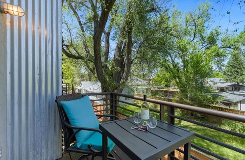 Martinez Park Apartment | Industrial Old Town Bungalow w/Free Cruiser Bikes