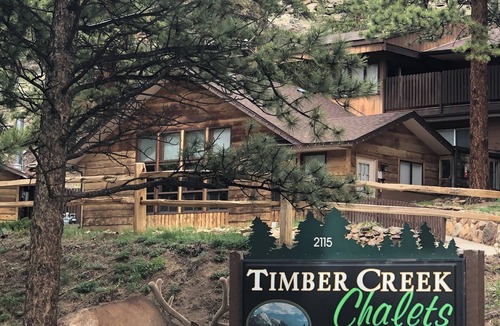 Estes Park Ski Chalet | Inexpensive Studio with King bed, Mountain Style decor, and patio with gas grill
