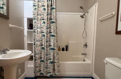 Ilwaco Hotel | Inn at Harbour Village
