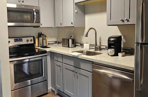Tukwila Hotel | Interurban Suites Hotel, a Dazzler Select by Wyndham