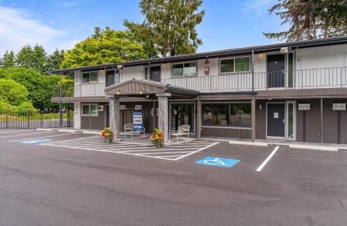 Tukwila Hotel | Interurban Suites Hotel, a Dazzler Select by Wyndham