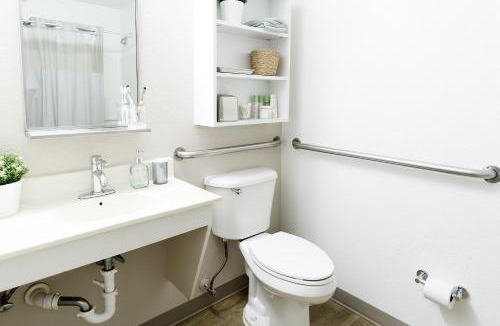 Biggs Field Hotel | InTown Suites Extended Stay El Paso TX