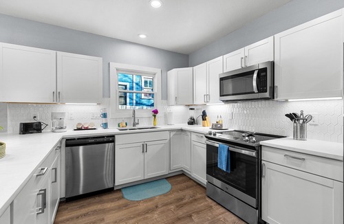 Near East Side Cottage | Inviting 4br/2.5ba Downtown Home With Ample Space!