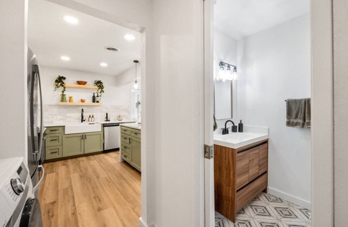 Richardson House | Ivy House/4BR Boho Retreat Near UTD